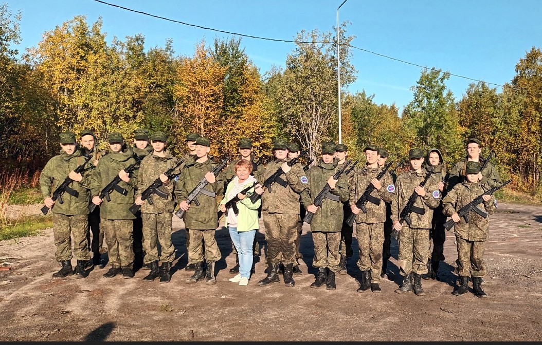 Двенадцатая смена для обучающихся Муниципального бюджетного общеобразовательного учреждения   «Средняя общеобразовательная школа № 7 г. Кировска».
